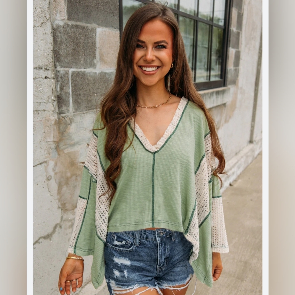 POL Green and Cream Knit Top Boho Size M
